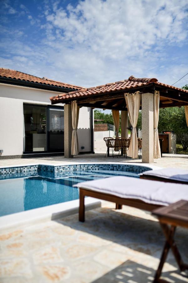 Wonderful Holiday House Bruno With Heated Pool Zadar Luaran gambar